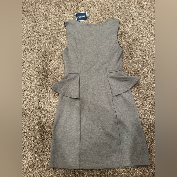 Monteau women’s grey peplum dress size small NWT - Picture 5 of 5